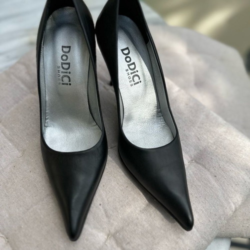 Dodici leather pumps black size 36 like new
