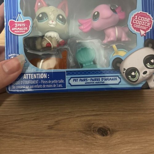 Littlest Pet Shop Pet Pairs Set new, 2 figures with accessories