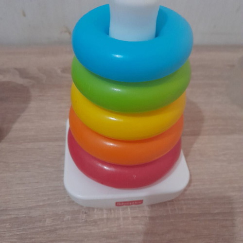 Fisher-price πυραμίδα μεταχειρισμένη με 5 χρωματιστούς κρίκους