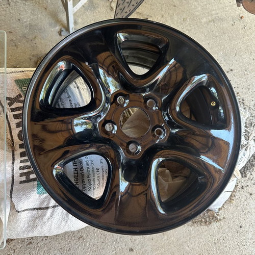 Suzuki Vitara rim like new