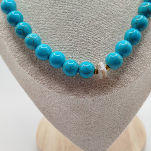 Handmade necklace with shell, howlite, hematite and stainless steel, new