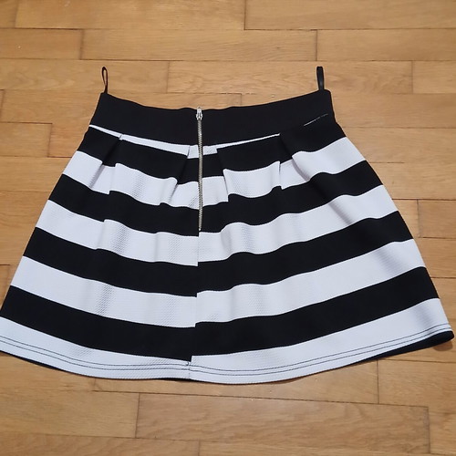 Paranoia Mini Skater Skirt like new, black and white stripes, size Small