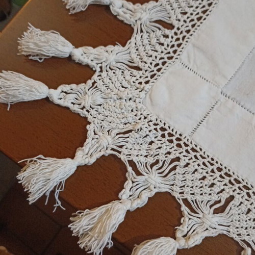 Handmade square tablecloth with lace and tassels like new