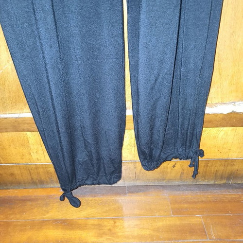 Women's jumpsuit used, size L, black with stones and zipper