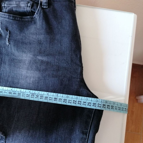 Guess jeans size L new, black with ankle detail
