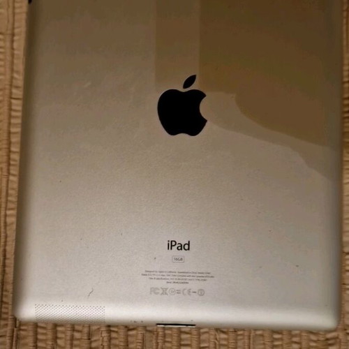 iPad 16Gb used with broken screen