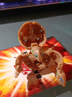 Bakugan Subterra figure