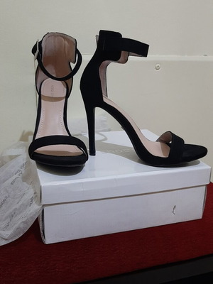 Ideal Shoes black suede high heel sandals size 39 like new