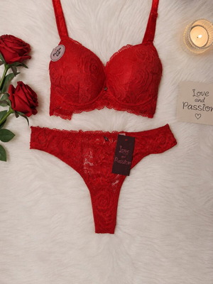 Lace push-up lingerie set red, new