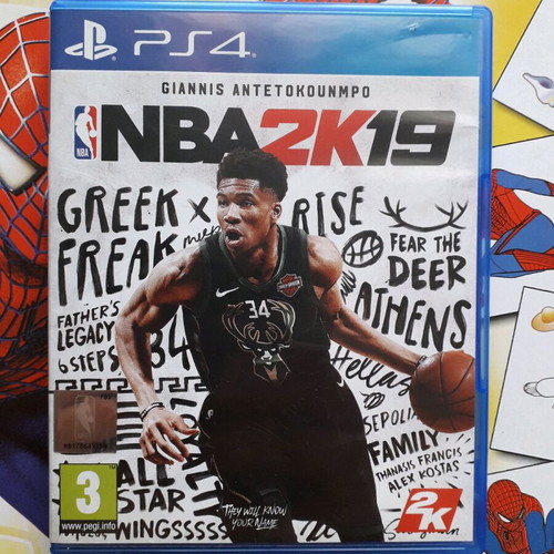 PlayStation 4 Pro 1TB σαν καινούργιο με 2 χειριστήρια και 5 παιχνίδια