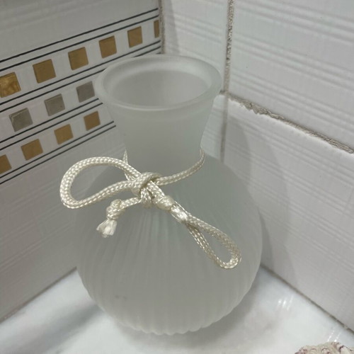 Vintage set of white twisted glass like new