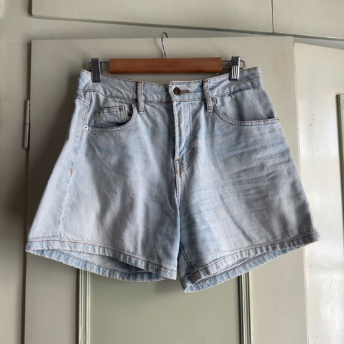 Pull & Bear denim shorts like new, size M, blue