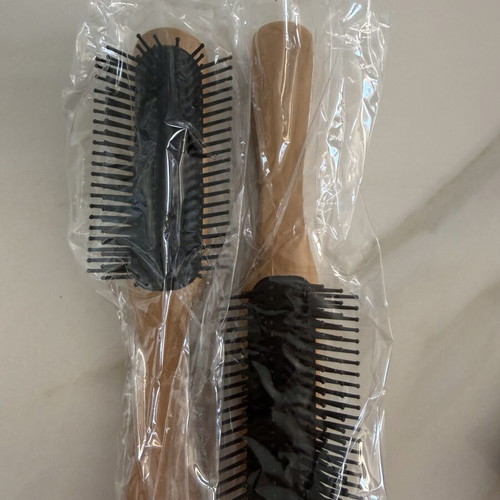Hairbrushes with wooden handle pack of 2 sealed