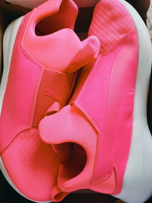 Puma sneakers new, sports style, size 37.5, pink multicolor