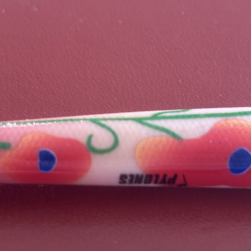 Pylones vintage pen with poppies fish shape, new