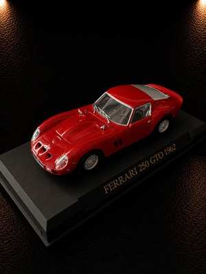 Ferrari 250 GTO 1962 1:43 scale model like new