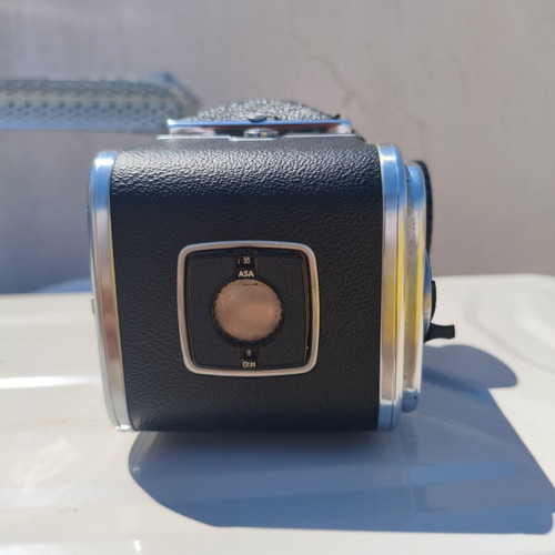 Hasselblad 500CM medium format camera set used with Carl Zeiss Sonnar 150mm and A12 back