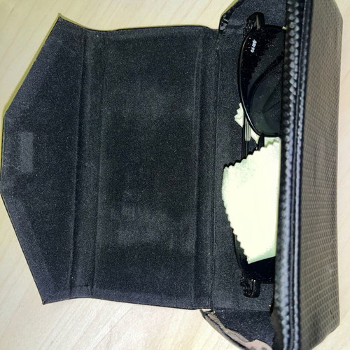 Sunglasses used with black thin frame