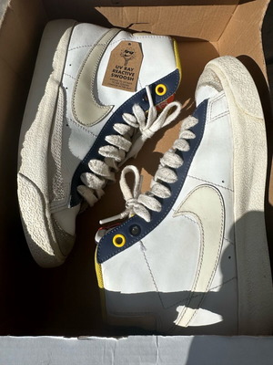 Nike Blazer Mid '77 Kids συλλεκτικό μοντέλο σαν καινούργιο, αθλητικά άσπρο-μπλε νούμερο 35