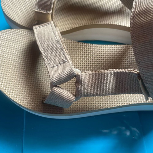 Teva beige platform sandals like new, size 36