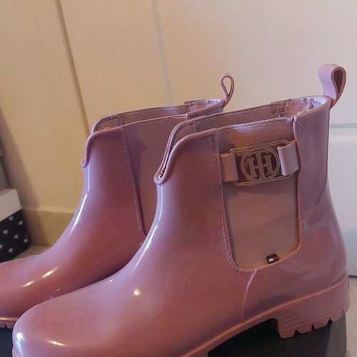 Tommy Hilfiger pink boots worn once, size 40
