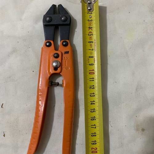 Wire cutter for thin wires used