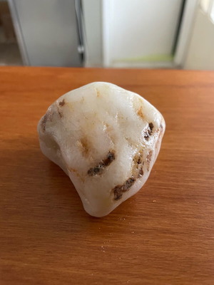 White quartz with natural spots new