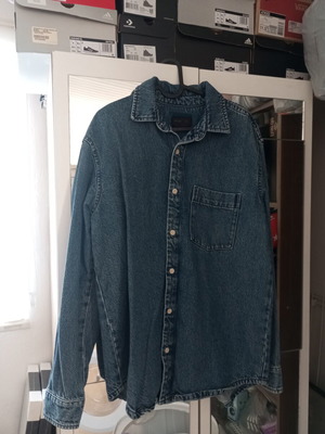 Pull n Bear denim shirt new, size medium (fits large-xl)
