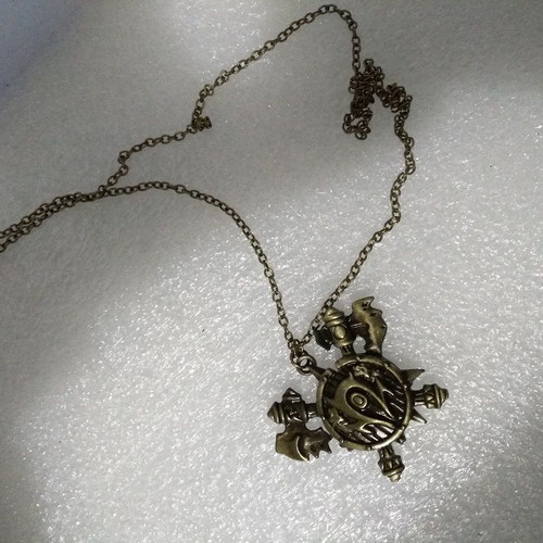 World of Warcraft Horde Pendant with Chain like new