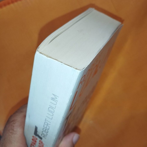 The Chancellor Manuscript like new, Robert Ludlum