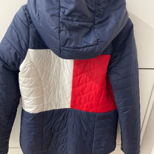 Tommy Hilfiger women’s puffer jacket used, size medium, colorblock design