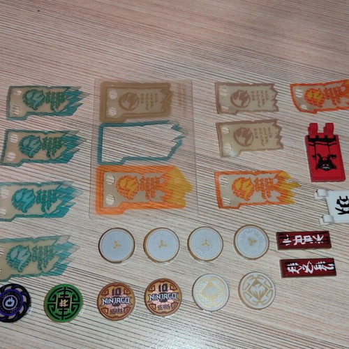 Lego Ninjago parts used, banners and tiles