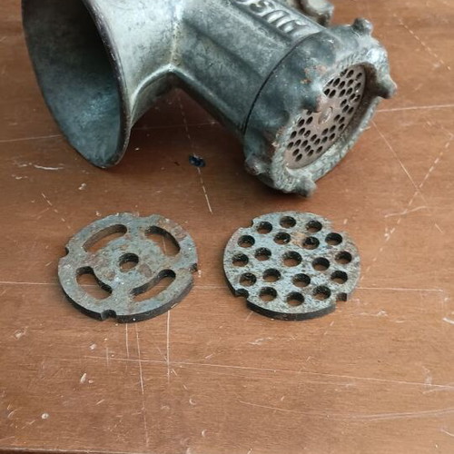 Husqvarna meat grinder used with 2 cutting heads, 1950s-1960s