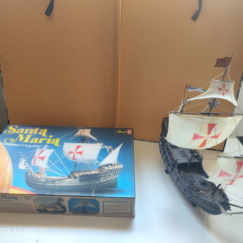 Revell Santa Maria vintage model kit, like new