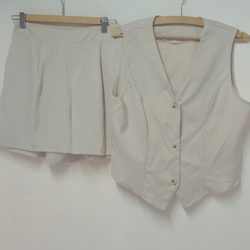 Shorts and sleeveless vest set beige size L, like new