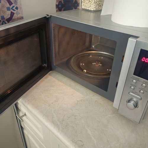 Kenwood Microwave Oven like new