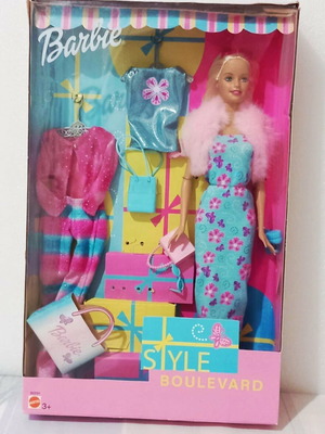 Barbie Style Boulevard Mattel 2001 new sealed NRFB