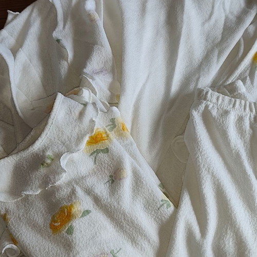 Pajama and robe set new, cotton, small medium, white and yellow