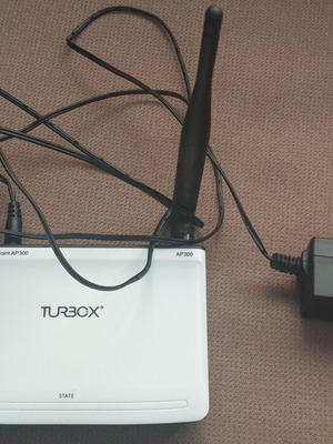 Turbo-X Access Point AP300 like new, 300Mbps WiFi repeater