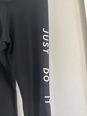 Nike leggings size S, black