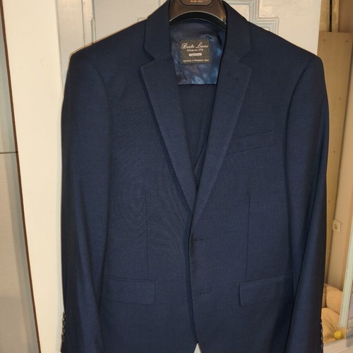 Suit dark blue size small like new
