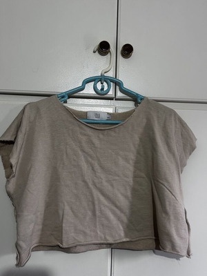Collectiva Noir sleeveless crop top, beige, size M/L