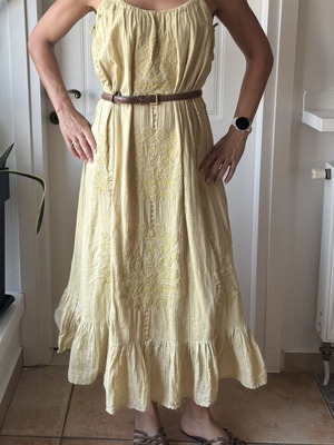 Zara dress like new yellow-green with golden embroidery, size S