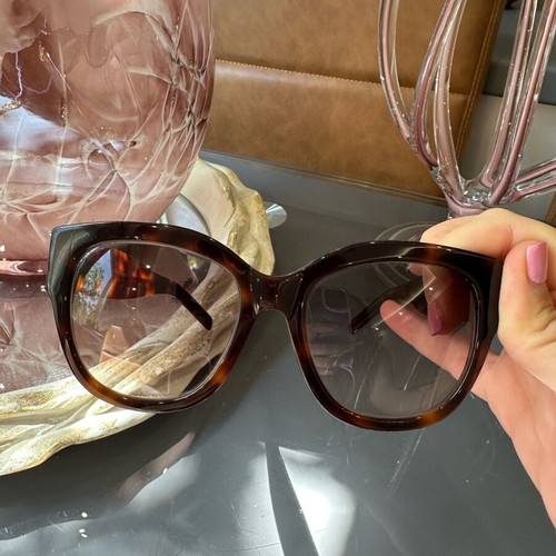 Yves Saint Laurent sunglasses like new, brown