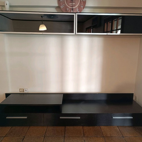 Modern living room unit like new