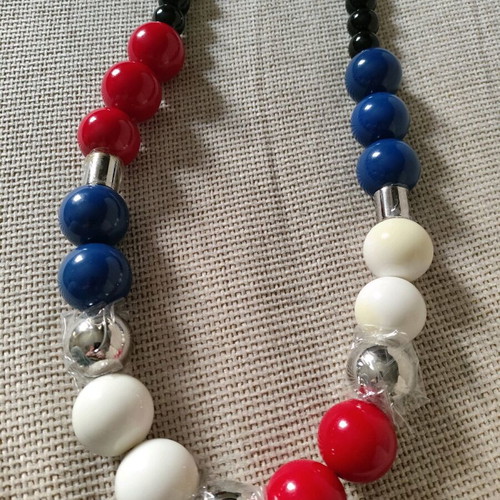D&G necklace with steel and ceramic balls in new condition