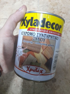 Έγχρωμο συντηρητικό ξύλου Xyladecor Χρωτέχ ανοιχτή καρυδιά και δρυς νέο