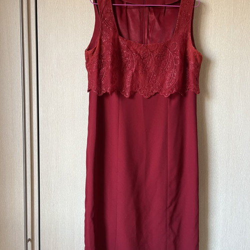 Red dress with lace used, size M