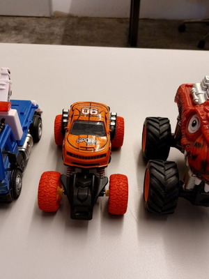 Toy cars like new, pack of 3