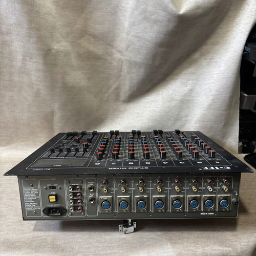 Vintage Q-TEK DJ-7000 Studio DJ Mixer like new, 8 channels